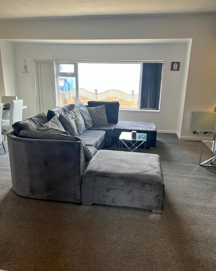Sea View Lavish Apartment Sky Tv Whirlpool Bath Huge Balcony Newly Refurbished Бринлингтон Экстерьер фото