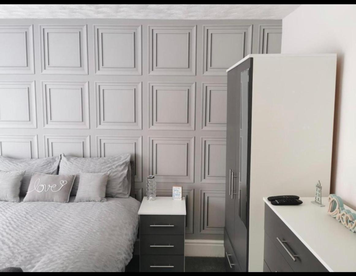Sea View Lavish Apartment Sky Tv Whirlpool Bath Huge Balcony Newly Refurbished Бринлингтон Экстерьер фото